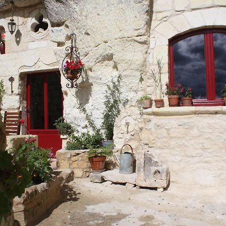 Les Chambres D'Hotes Troglo Du Rossignolet Loches Cameră foto