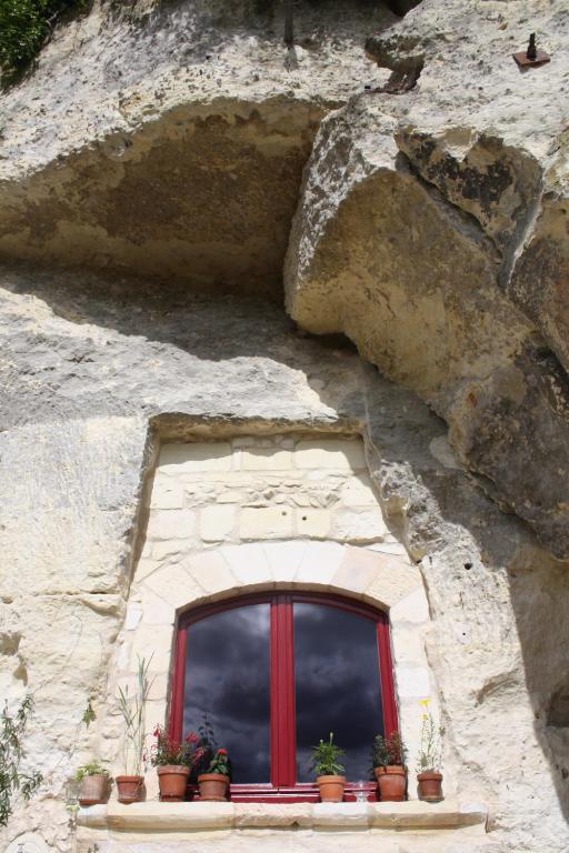 Les Chambres D'Hotes Troglo Du Rossignolet Loches Exterior foto