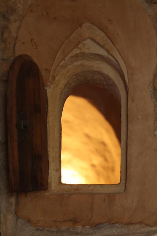 Les Chambres D'Hotes Troglo Du Rossignolet Loches Exterior foto