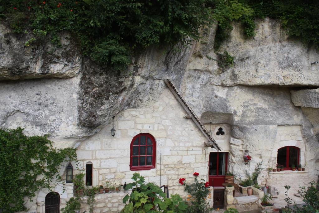 Les Chambres D'Hotes Troglo Du Rossignolet Loches Exterior foto